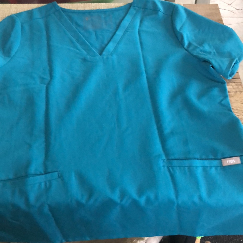 NWOT FIGS Turquoise Casma Scrub Top, Sz M
